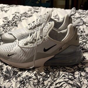 Nike Air Max 270 Light Gray Sneakers